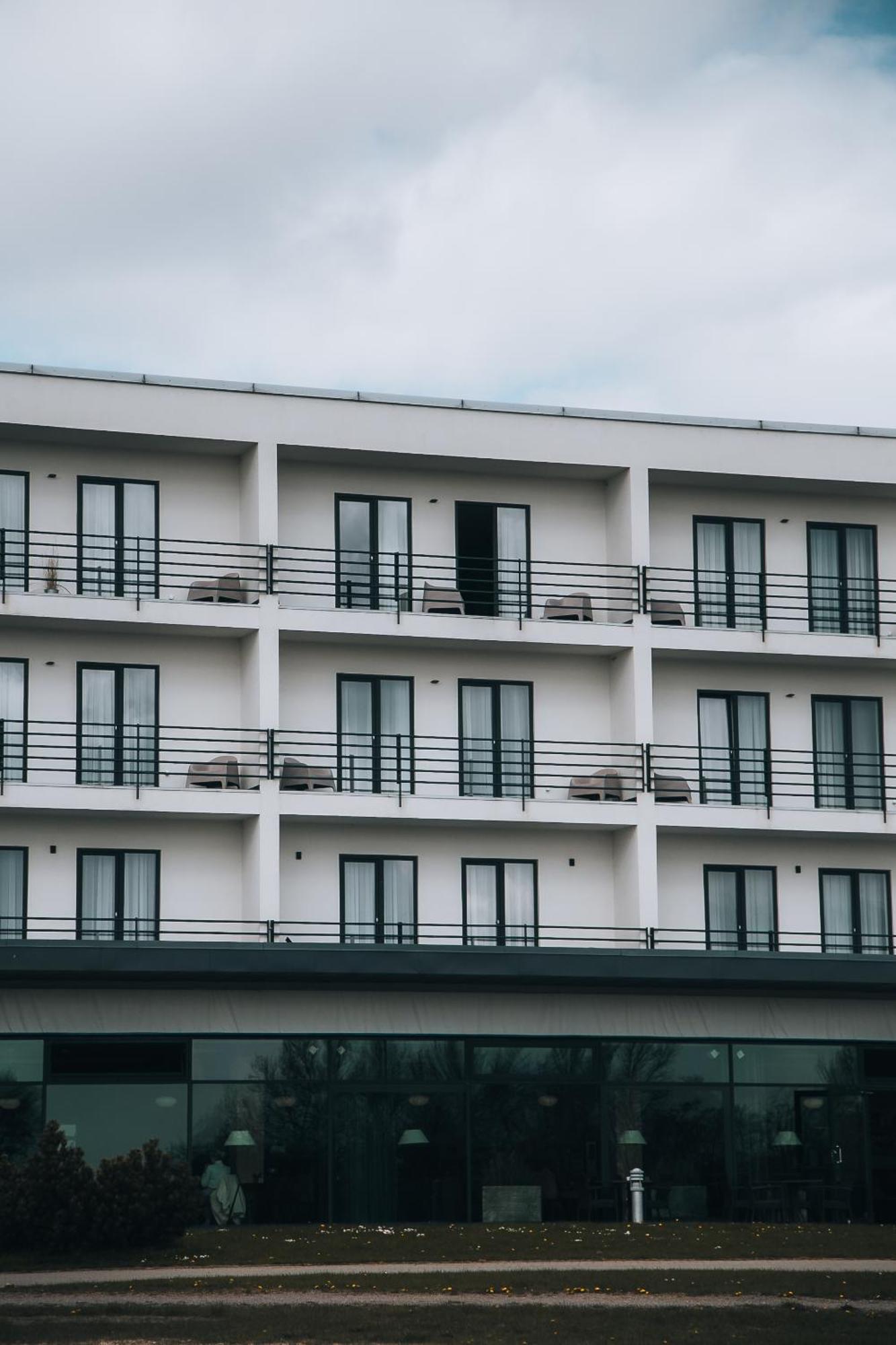 Ö Seaside Suites Kuressaare Exterior foto
